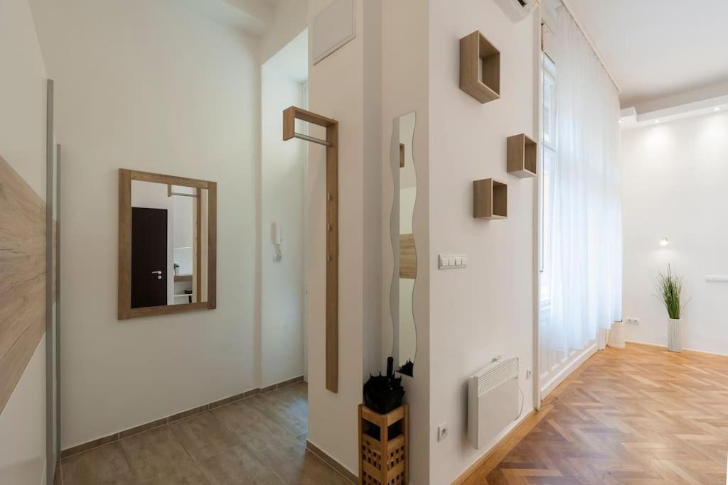Szent Istvan Ter 4 Next To Basilica A 1 Bedroom Budapest Exterior foto